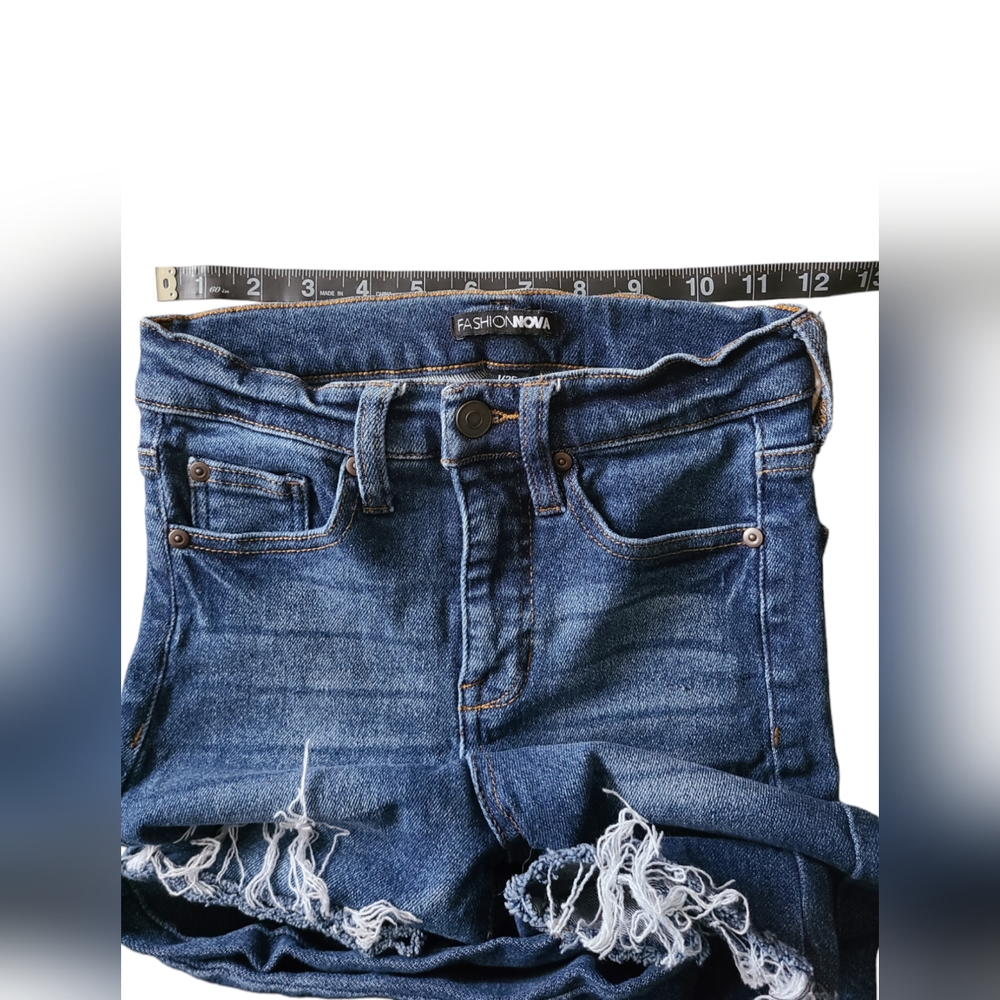FASHION NOVA | RAW HEM JEANS | SIZE 1/25 - Picture 8 of 13